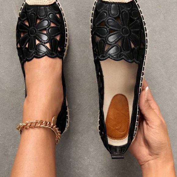 Floral Embroidery Fashion Espadrille Black Flats For Spring And Summer - Picture 3 of 4